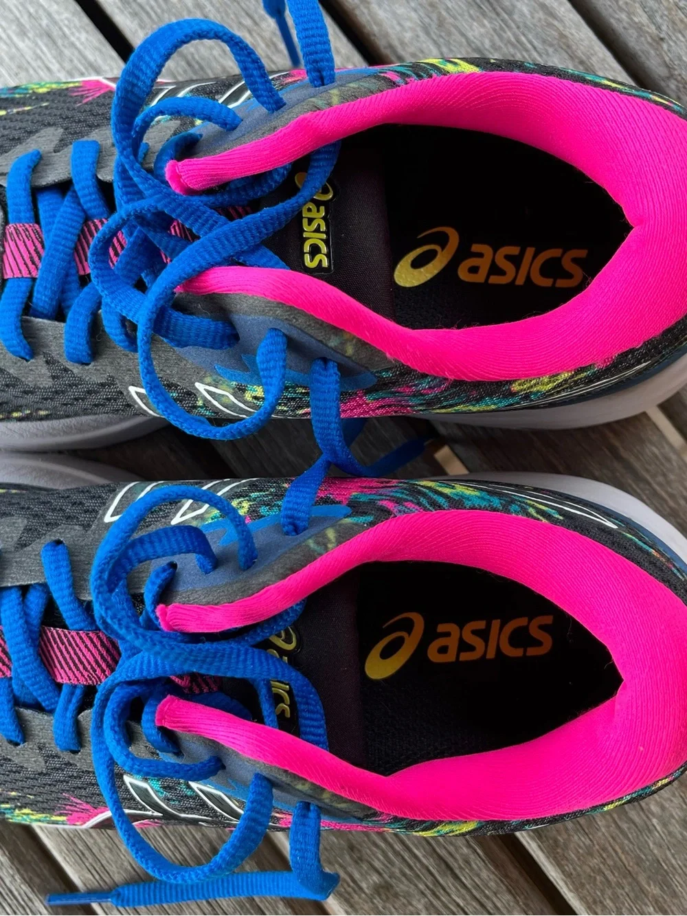 NWOT ASICS Women's GT-1000 11 • Size 6 Running Shoes / Sneakers